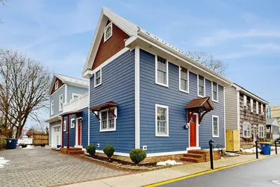 Image de Town of Lewes house w/ elevated deck, close to beach & restaurants