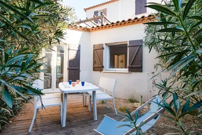 Image de Charmant T2 en rez-de-jardin avec piscine, garage et Wifi à Narbonne-Plage