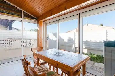 Image de Pavillon climatisé 2 chambres et mezzanine avec Wifi à Gruissan