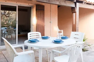 Image de Pavillon climatisé 3 pièces avec mezzanine, terrasse, à 200m de la plage - 6 couchages