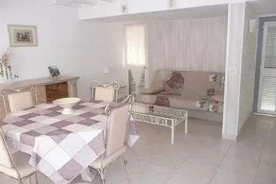 Image de Villa à 100m de la plage avec patio privé, parking, pour 6/7 pers.