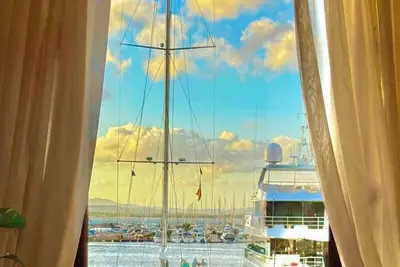 Image de Élégant palais historique avec vue mer au cœur du centre ancien, avec ascenseur