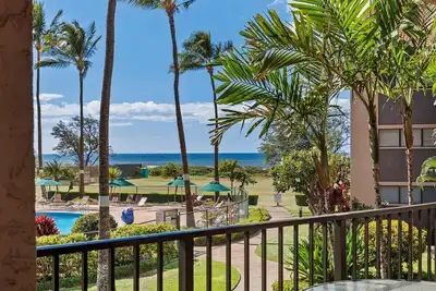 Image de Luana Kai #B-208 Full A/C, Ocean, pool & courtyard views!