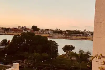 Image de Gorgeous interior Design 3 bedrooms apt. Bay View. Walking distance to Old Town.