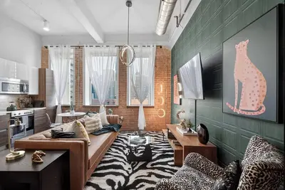 Image de The Leopard Lounge Funky 2br Dwntwn Valet Pool Gym