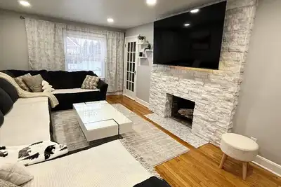 Image de Elegant Fully Furnished 3br Home in East Utica