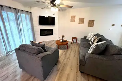 Image de Hartwell Nest • 25 mins to Clemson • Next to Lake