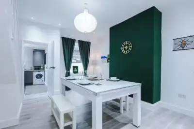 Image de Modern 2 -Bed House Near Manchester City Centre - Sleeps 6