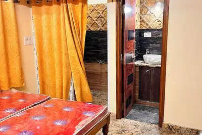 Image de Luxurious 2bhk with 2 bathroom and 3 balconies attached built like 5 star hotel