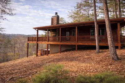 Image de Retreat•50 Acres•Mtn Views• Hot Tub•Fire Pit•Sleeps 10•Game Room•Carters Lake