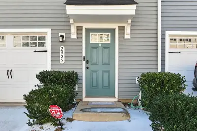 Image de Wonderful 3-bedroom townhome in vibrant Charlotte suburb minutes from highways