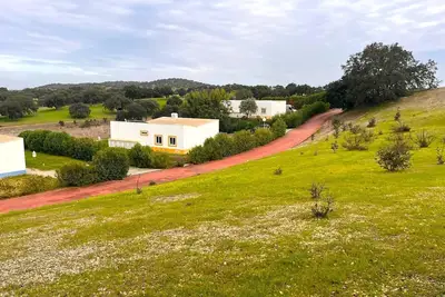 Image de Pouso Du’Vagar est situé à Cuba (Basse-Alentejo). La maison est une spacieuse V4.
