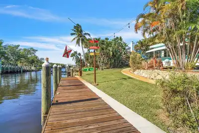 Waterfront Home and Dock, Ocean access no fixed bridges