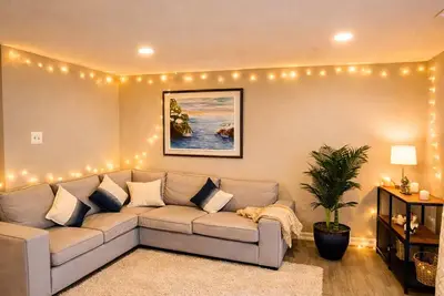 Image de Bright 2-bedroom apartment near I-270 with Shops & Dining