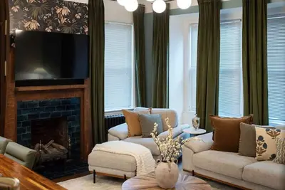 Image de Historic Gem | Soaking Tub • Fire Pit • Ev Charger