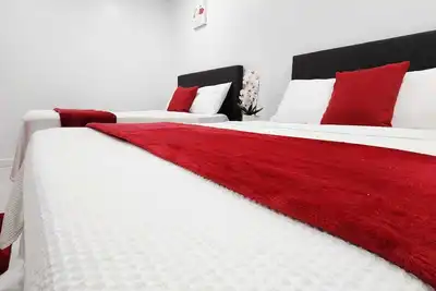 Modern Comfort 2ba 2br w/ 3 Beds