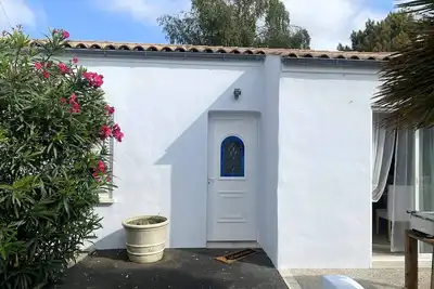 Image de Vaux sur Mer - Maison de Plain-Pied - Confort et Ambiance Cocooning - Piscine