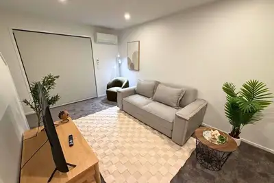 Stylish 2br Townhouse with Balcony