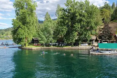 Image de The Cabins on Hayden Lake - 3 Cabins, 2 Private Docks, Fully Fenced, Hot Tub