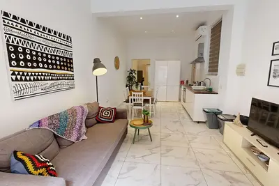 Waterfront, Lovely Apartment steps from Promenade