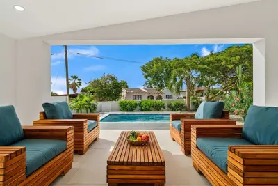 Image de 3br Villa | Pool oasis, Bbq, Ac | Modern Amenities
