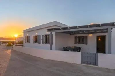 Image de Modern Village House in Paros with Jacuzzi close to the Sea