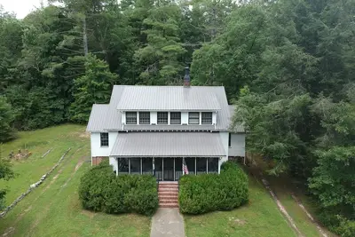 Image de Special family home, located in the heart of Cedar Mountain, Nc near Dupont Sf