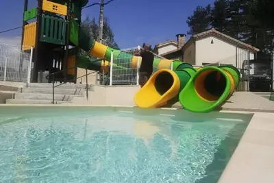 Image de Chalet 4 étoiles - Piscine  - ccbehei