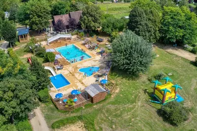 Image de ZEcamping 3 étoiles piscine chauffée club enfant chalet 25m2 4 pers