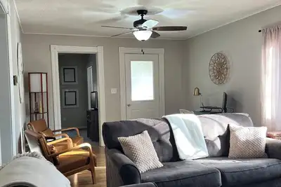 Image de 808 on 4th - Charming Family Home in the Heart of Town