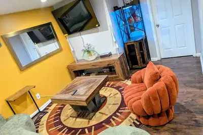 Image de Cozy Basement Suite — Private Entry & Peaceful Stay *2Bedroom*