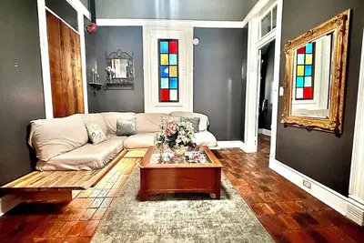 Image de Cozy Hideaway center of downtown, short walk to Beach, restaurants, and casinos.