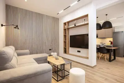 Image de 2br Apt | 1 Min to Sea, Walk to Old Town