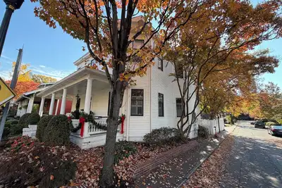 Image de Charming & Spacious Historic Charlotte Home- in the heart of the city