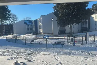 Image de Lovely first floor 2-bedroom apartment with dog park in vibrant Raleigh