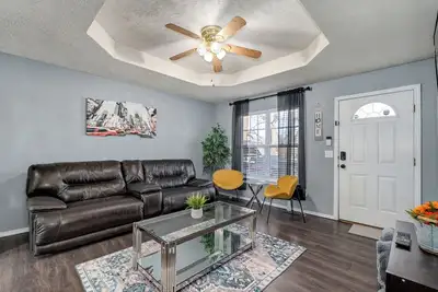 Image de Belmont Blue Stylish Retreat - Bass Pro+Msu+Downtown+Drury