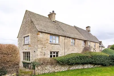 Image de Gardeners Cottage, pet friendly in Milton-Under-Wychwood