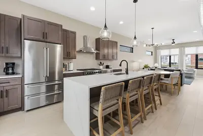 Image de Brand New 5br house & Carriage House near Downtown
