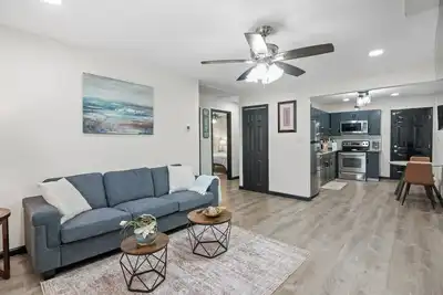 Image de New 2br/ Sleeps 4/Walking distance to Mb/StateFarm