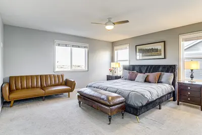 Image de Charming 4-bedroom house mountain views, grill & trail. Close to airport