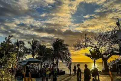 Image de Caz Azur 3* avec accès direct à l'esplanade de Boucan Canot et sa vie balnéaire - Saint-Gilles-Les-Bains