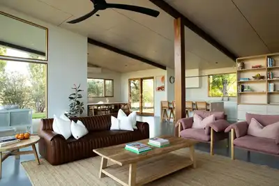 Image de Silver House, Ground Floor - Mt Buffalo Rd - Alpine Haven on Mount Buffalo Road – A Spacious Retreat for Families, Friends & Nature Lovers