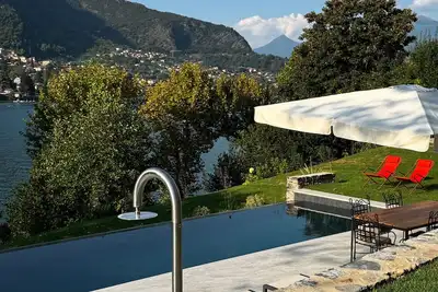 Villa Gea with pool overlooking the lake