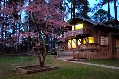 Image de Fantastic Log Cabin Rental for a Fun-Filled Family Vacation in Texas