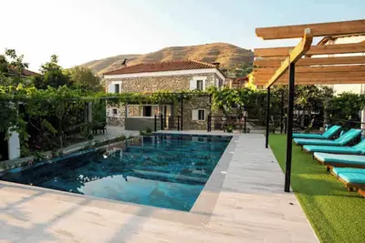 Filippos Traditional Villa - Pool & Garden Gem