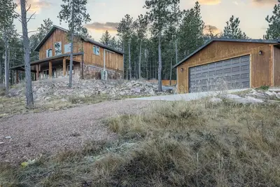 Image de Cozy 4-bedroom cabin in Boulder Canyon for relaxing stay!