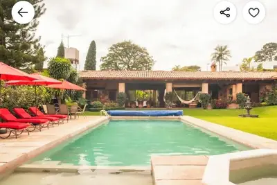 Image de Villa Tinto : Private villa with pool and garden for relaxation and conviviality.