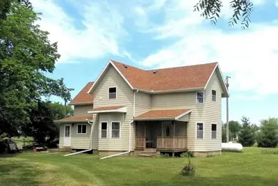 Image de Peaceful 3-bedroom farmhouse in charming Prophetstown