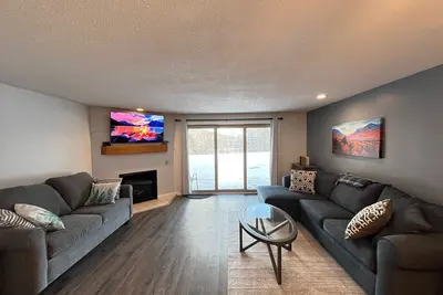 Image de Peaceful 1-bedroom condo in Bartlett perfect for relaxing family stays