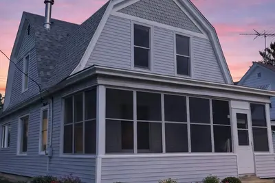 Image de Overlook Legacy - Historic 1907 Home on the Milton Square